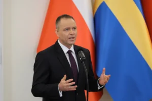 Prezydent odrzuca SAFE: Zależność od USA a przemysł obronny