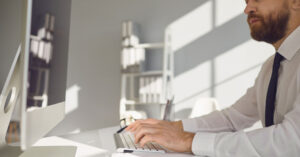 Uwierzytelnianie w KSeF dla podmiotów prawnych: Przewodnik