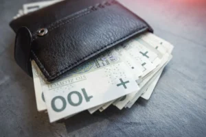 MOPS wygrywa w sądzie: Dochód 5700 zł a limit 3292 zł