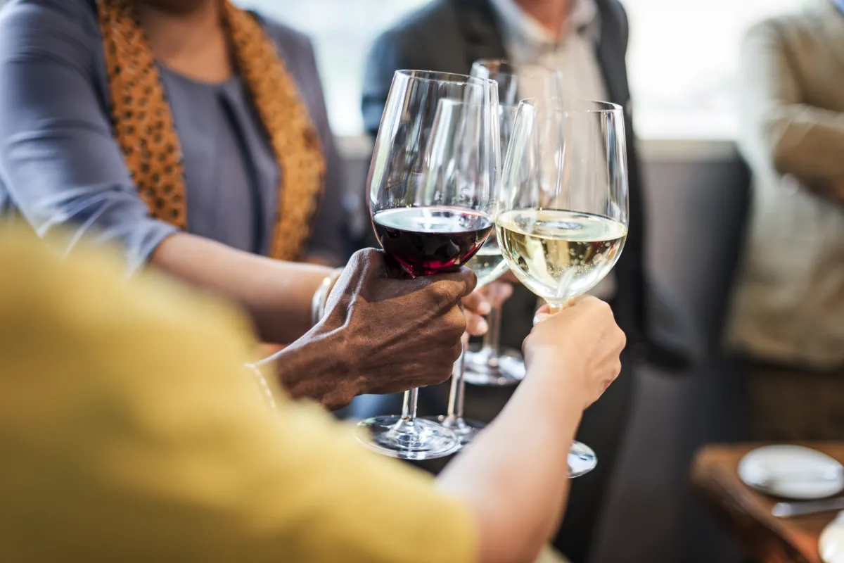 Wino i nocna prohibicja: co mówią winiarze w Polsce? 1 Wino i nocna prohibicja: co mówią winiarze w Polsce?