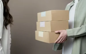 Pudełka fasonowe vs klapowe: Co wybrać do e-commerce? 19 Pudełka fasonowe vs klapowe: Co wybrać do e-commerce?